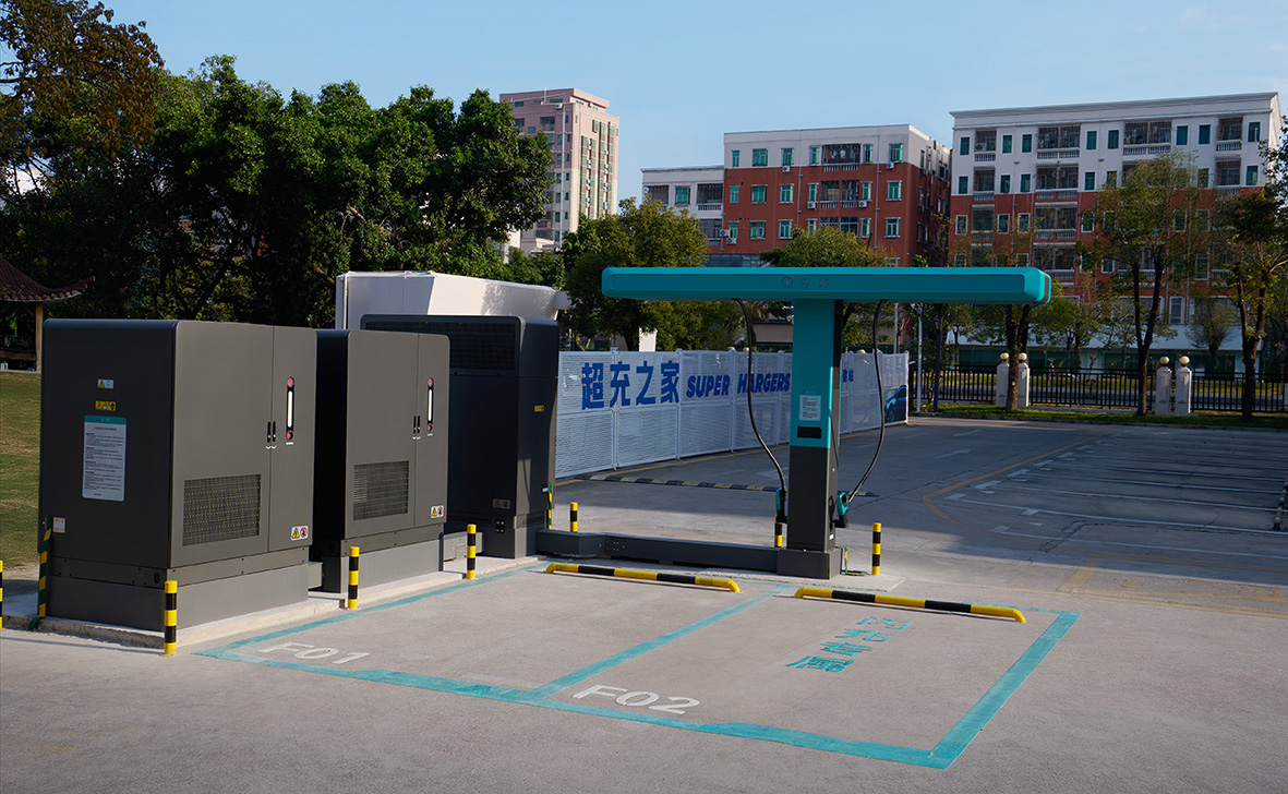 图11-比亚迪闪充站中站